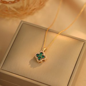 Emerald Four-Leaf Flower Necklace Women's Accessible Luxury Niche Design